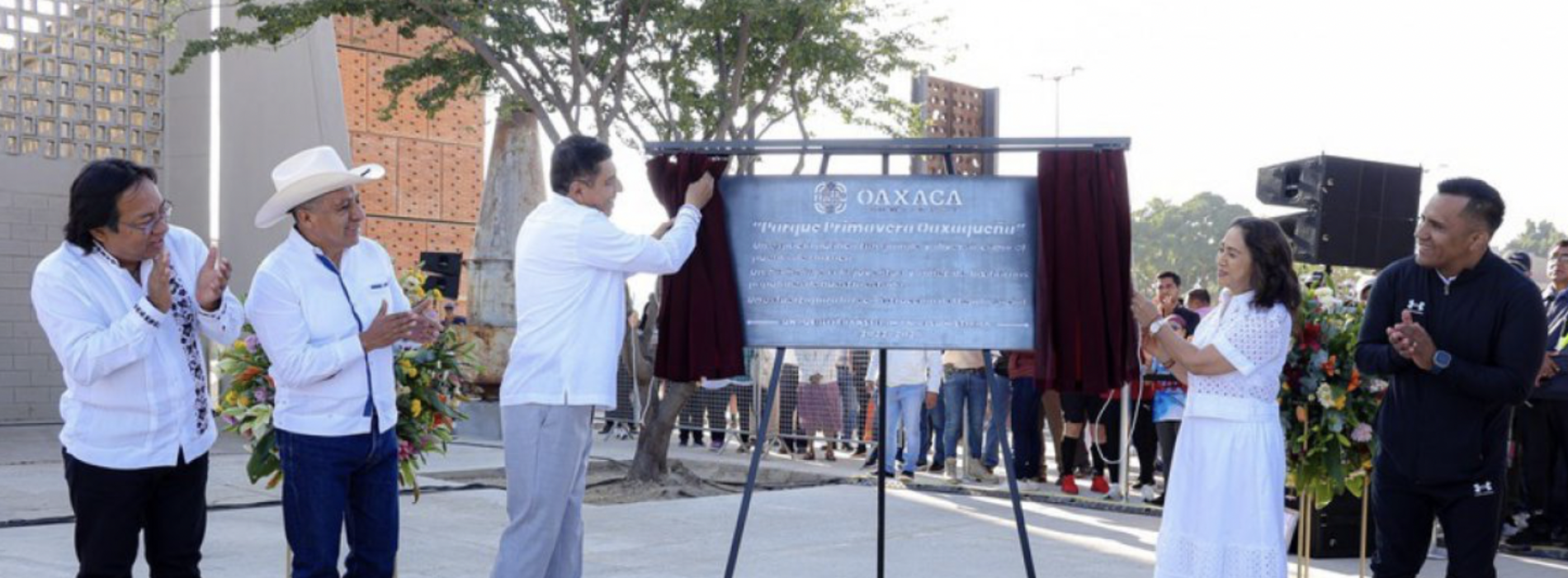 Inaugura Salomón Jara e Irma Bolaños el parque Primavera Oaxaqueña